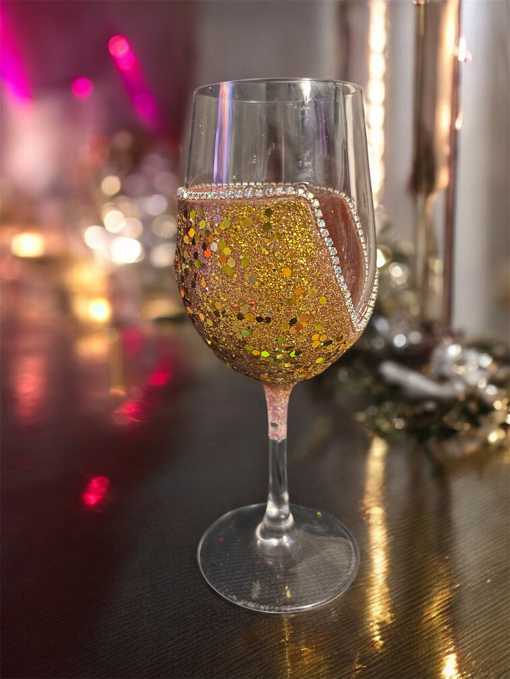 Glitter Wine Glass with Diamond Gemstones-030